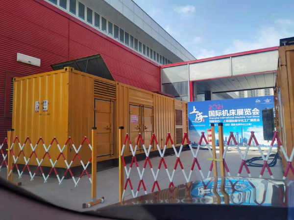 姑苏出租发电机-柴油发电机和汽油发电机哪个更好一些？