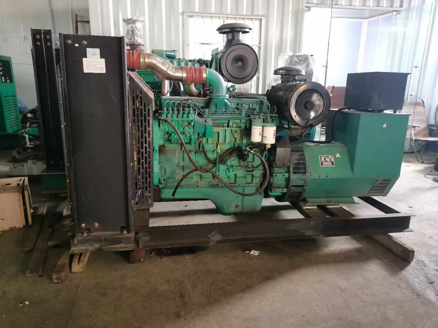 姑苏发电机租赁如何确定电缆的承载电流是否在安全范围内？