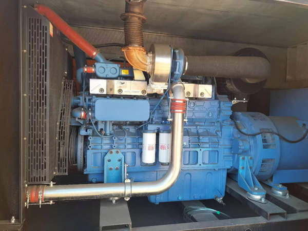 姑苏柴油发电机组一般有几种电压输出？