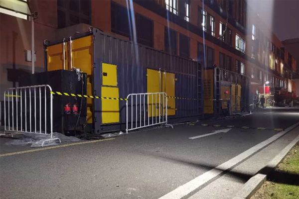 姑苏柴油发电机组的输出电压是如何调节的？