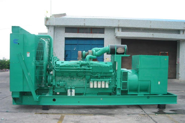 姑苏工厂发电机应急发电时如何更准确地检查发电机状态？