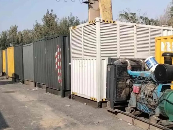 姑苏200KW柴油发电机机组每小时油耗是多少？